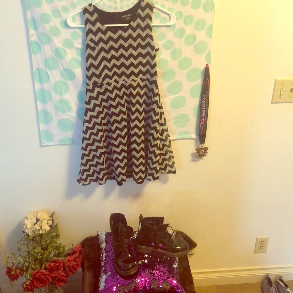 Like new Black/grey dress black shiny dock martins